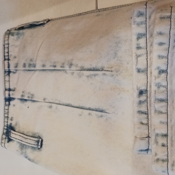 VERO MEDO WHITEWASH DENIM ANKLE JEANS - Picture 7 of 11